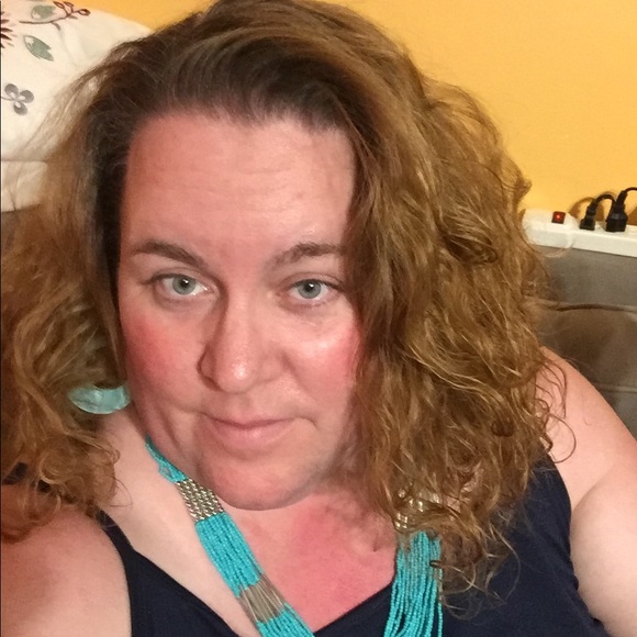 Meet your Posh Ambassador Michelle - Picture 3 of 3